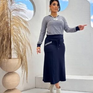 Conjunto Feminino Moletin com Saia Midi Forrada – Elegância Casual para Dias Frios