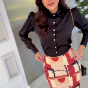 Camisa Samira em Crepe Pele de Pêssego – Elegância e Conforto em Cada Detalhe